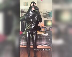 TSVEGASVALENTINE - Unboxing - Latex Suit