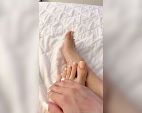 Goddessjessyxxl aka goddessjessyxxl - 07-04-2024 OnlyFans Video - Do you love my cute pink French pedi