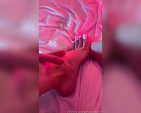 Goddessjessyxxl aka goddessjessyxxl - 06-14-2024 OnlyFans Video - My girldick and pretty feet is all you dream about I know that