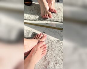 Goddessjessyxxl aka goddessjessyxxl - 07-19-2024 OnlyFans Video - Sun kissing my perfect pink toes in front of the mirror