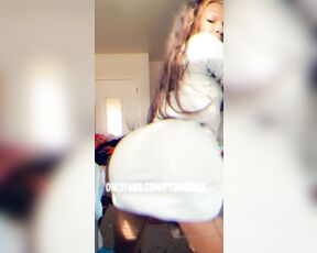 Ptsmonica aka ptsmonica - 12-24-2019 OnlyFans Video - Twerking in my dress with no panties on happy Christmas  EVE