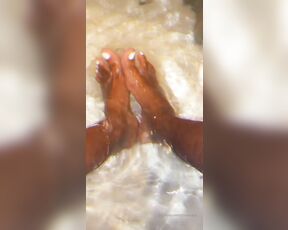 Ptsmonica aka ptsmonica - 12-06-2019 OnlyFans Video - Pretty white toes