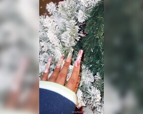 Sabrina Kellis aka sabrinakellis - 12-18-2023 OnlyFans Video - _ You like my christmas nails  Who dick Im grabbing first with these on