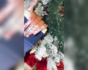 Sabrina Kellis aka sabrinakellis - 12-18-2023 OnlyFans Video - _ You like my christmas nails  Who dick Im grabbing first with these on