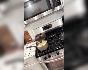 Sabrina Kellis aka sabrinakellis - 08-26-2024 OnlyFans Video - _ Im throwing down in the kitchen tonight Oxtails anyone