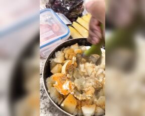 Sabrina Kellis aka sabrinakellis - 08-26-2024 OnlyFans Video - _ Im throwing down in the kitchen tonight Oxtails anyone