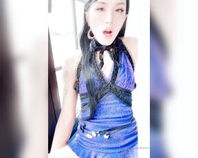 Emily Yunicorn aka emilyunicorn - 08-14-2020 OnlyFans Video - Get ready for party cause I am rocking the bed tonight