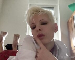 Blonditwink aka blonditwink - 03-06-2023 OnlyFans Video - Hit me baby one more time