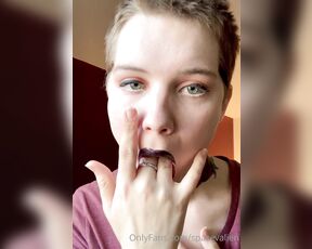 Val aka Candidlyval OnlyFans - I’m so cock deprived that I’ve started sucking my fingers