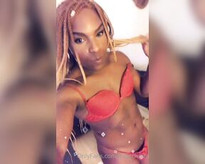 Ashley DA CRUZ aka travtchoin - 02-20-2022 OnlyFans Video - La queen te chante quelle ne reçoit dordres de personnes shabinemové misstournevis