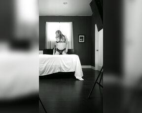 Jesse flores aka jesseflo - 08-20-2018 OnlyFans Video - Black and White Beauty BTS Video