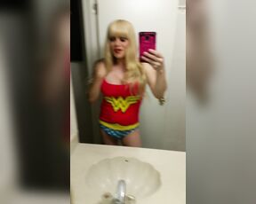 Jesse flores aka jesseflo - 09-12-2017 OnlyFans Video - Nerdy girlfriend jesse in her Wonder Woman pjs video