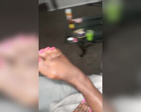 Nubianbarbie aka barbiecreole - 05-30-2024 OnlyFans Video - Pretty Nails and Feet