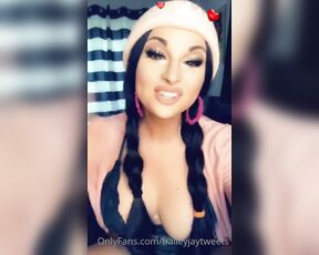 Bailey Jay aka baileyjaytweets - 05-02-2021 OnlyFans Video - Happy May Day