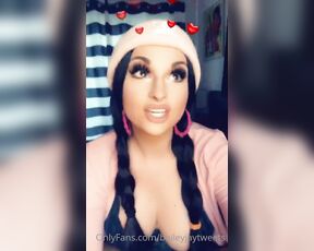 Bailey Jay aka baileyjaytweets - 05-02-2021 OnlyFans Video - Happy May Day