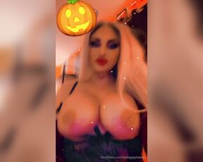 Bailey Jay aka baileyjaytweets - 10-26-2023 OnlyFans Video - I love to just rub my boobs