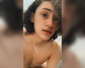 Bubblz aka bubblzexe - 02-18-2021 OnlyFans Video - Can you help me Doing my lil morning routine  Im training for something special