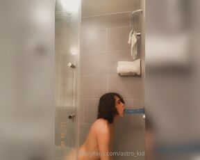 Bubblz aka bubblzexe - 05-10-2021 OnlyFans Video - Can u join me in the hotel shower