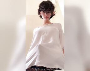 LizyhSan aka astolfitoliz - 03-03-2023 OnlyFans Video - Les gusta como se recorre ese líquido por mi cuerpo