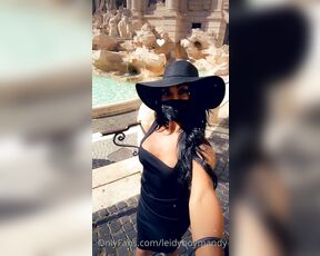 Ladyboy Mandy aka leidyboymandy - 05-29-2021 OnlyFans Video - Visiting the Fontana di trevi