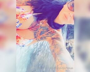 Kayla Koi aka thebodyoftexas - 10-15-2020 OnlyFans Video - River fun oct