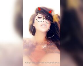 Kayla Koi aka thebodyoftexas - 07-17-2020 OnlyFans Video - Insane in Spain