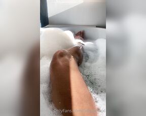 Lady Alice XXL aka ladyalicexxl - 07-11-2023 OnlyFans Video - in my bath