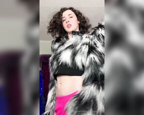 Hazel Lush aka Hazelshootsbigloads OnlyFans - Photoset part 3 (17 pics + modeling for you vids) 19