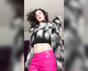 Hazel Lush aka Hazelshootsbigloads OnlyFans - Photoset part 3 (17 pics + modeling for you vids) 19