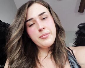 Hazel Lush aka Hazelshootsbigloads OnlyFans - Took a break from heaven to cum just for you