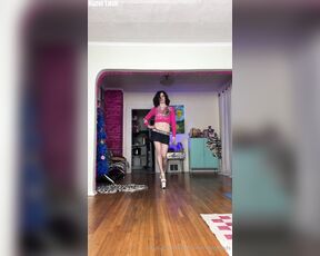 Hazel Lush aka Hazelshootsbigloads OnlyFans - I came ALL OVER my 8 Inch Heels 13+ minute video walking in 8” heels twerking comparing