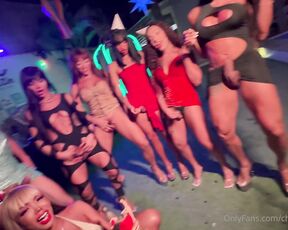 Dominique charre aka charredominique - 06-07-2024 OnlyFans Video - Birthday gang bang  We threw a surprise party for biancaferrazts and after the gifts were