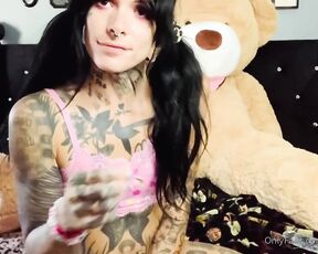 Amy Nosferatu aka zeenosferatu - 08-13-2023 OnlyFans Video - Chapter 83 Fucking myself in my 65 teddy bears arms  I got this HUGE plushie