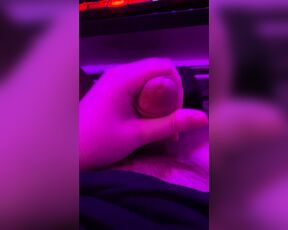 Kindred Skeleton aka kindredskeleton - 09-26-2022 OnlyFans Video - Climb under my desk and keep my cock warm