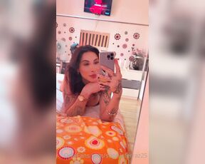 Sophia Ferraz aka sophiaferraz25 - 11-08-2024 OnlyFans Video - my beloved ones fans at this moment whoever pays me for a video call I do