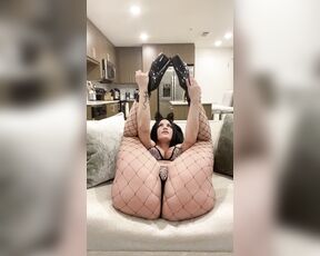 Sheyla Fong aka sheylafong - 09-19-2020 OnlyFans Video - Should I do a live now