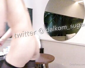 Dalkom_sugar aka dalkom_sugar - 05-05-2022 OnlyFans Video - 구독자 미션 거울보며 수치스레 자위하기