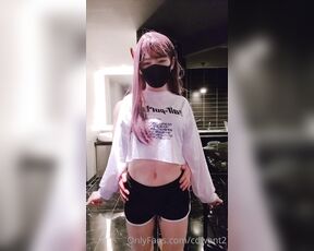 Wooseure aka cdwant2 - 11-07-2021 OnlyFans Video - 핫팬츠 입은 얘가 돌아다닌다