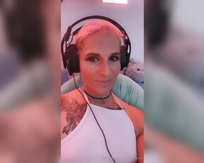 April Rayne aka hottrayne - 04-27-2020 OnlyFans Video - Horny gamer girl fingering mmmmmmm