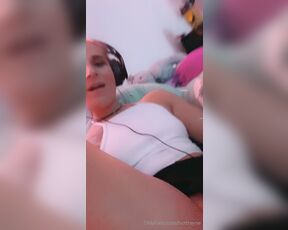 April Rayne aka hottrayne - 04-27-2020 OnlyFans Video - Horny gamer girl fingering mmmmmmm