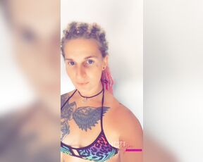 April Rayne aka hottrayne - 06-16-2020 OnlyFans Video - Beach outfit today  tip  if youd stare while I was tanning in this outfit