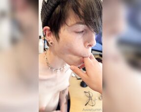 Autumn Rain aka awwtumdabottom - 04-27-2022 OnlyFans Video - I am actually super into finger sucking