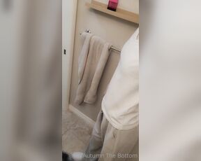 Autumn Rain aka awwtumdabottom - 12-21-2022 OnlyFans Video - Happy H U M P LAZY day