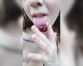 Autumn Rain aka awwtumdabottom - 07-03-2024 OnlyFans Video - Craving for something I can play with my tongue