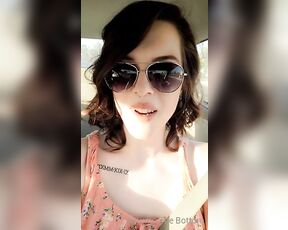 Autumn Rain aka awwtumdabottom - 06-02-2023 OnlyFans Video - Little update while heading back from filming