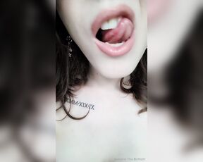 Autumn Rain aka awwtumdabottom - 11-24-2023 OnlyFans Video - This mouth, this body