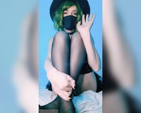 Your Witch Alba aka your_witch_alba - 04-06-2022 OnlyFans Video - Finally starting to get caught up on some cumpilations, starting with January