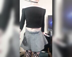 RosieXOX aka rosiexox2 - 01-30-2020 OnlyFans Video - Lil skirt dance gtlt