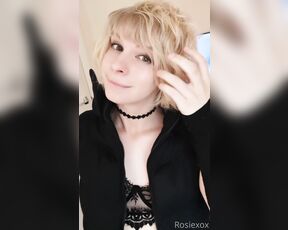 RosieXOX aka rosiexox2 - 05-31-2020 OnlyFans Video - xox_es2u