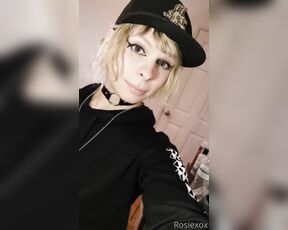 RosieXOX aka rosiexox2 - 09-17-2020 OnlyFans Video - it begins here some goofy just face stuff x_1smk